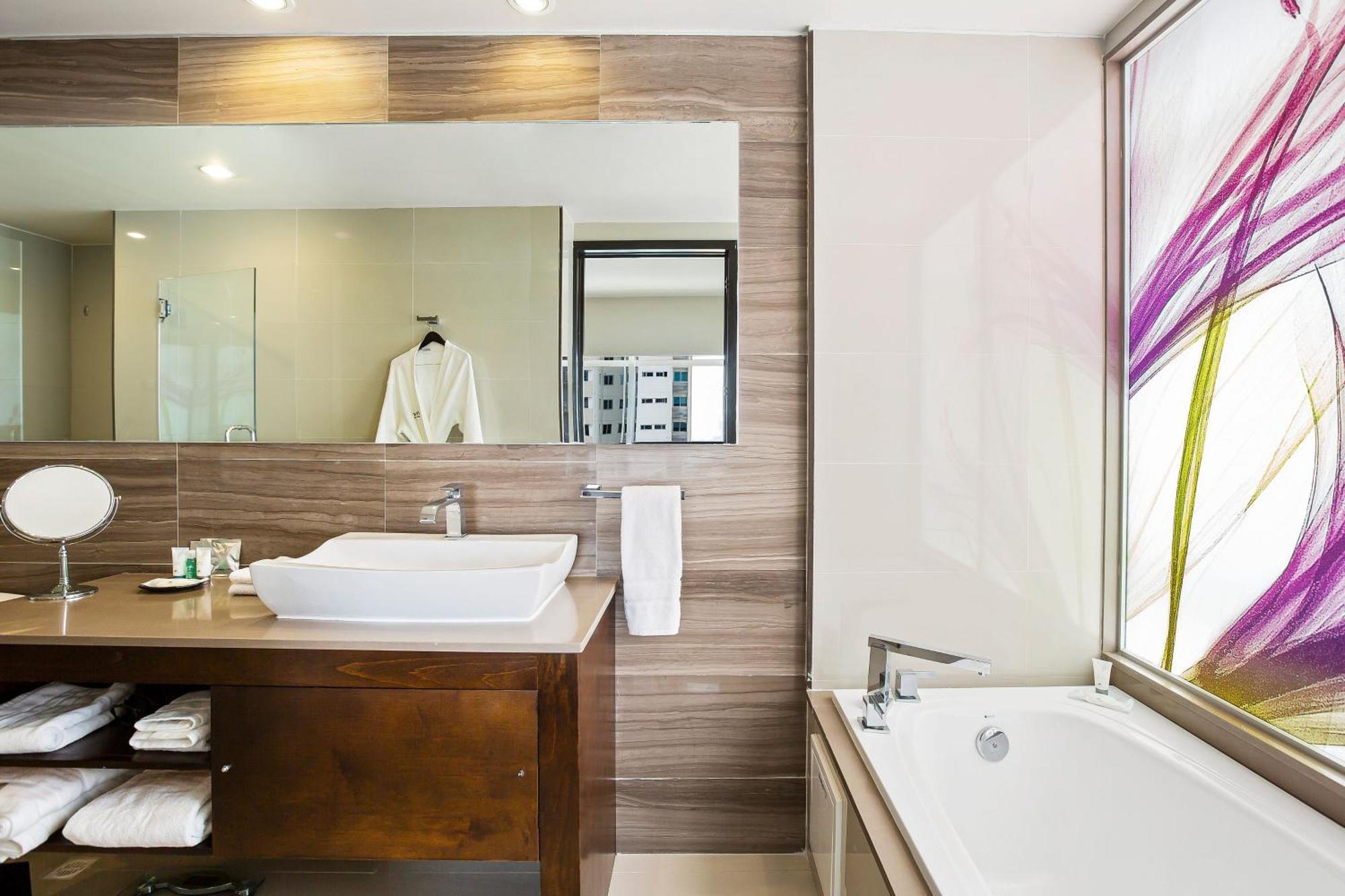 The Westin Panama Hotel Exterior photo